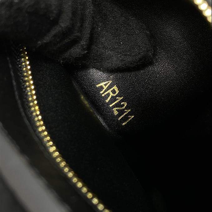 2025224M4225894817236