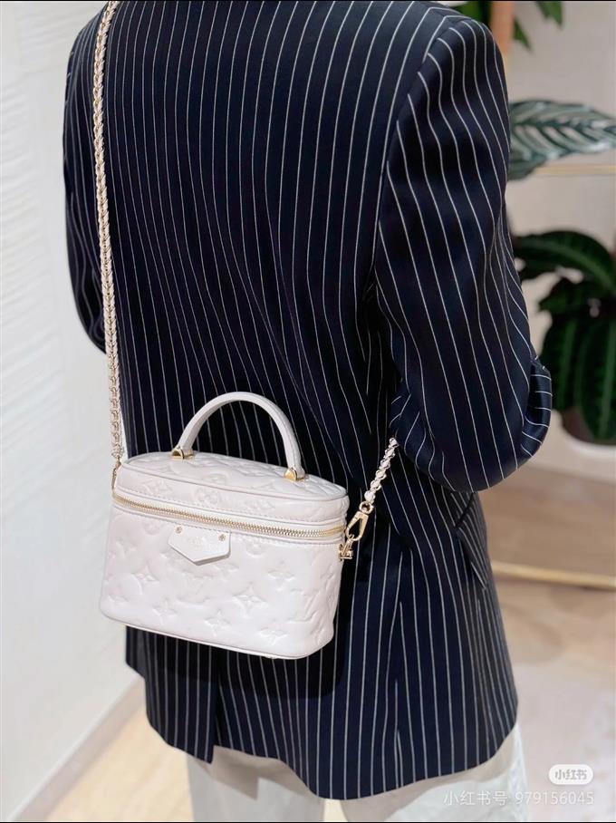 2025224M2821921494176