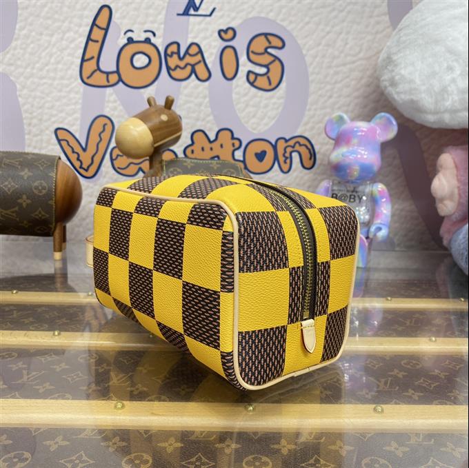 2025224N4056712645768