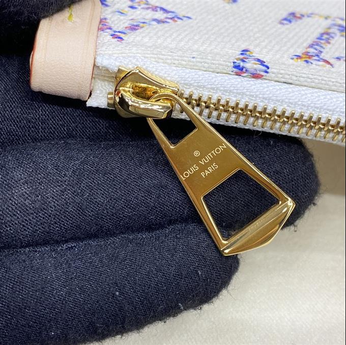 2025224M24707113229198