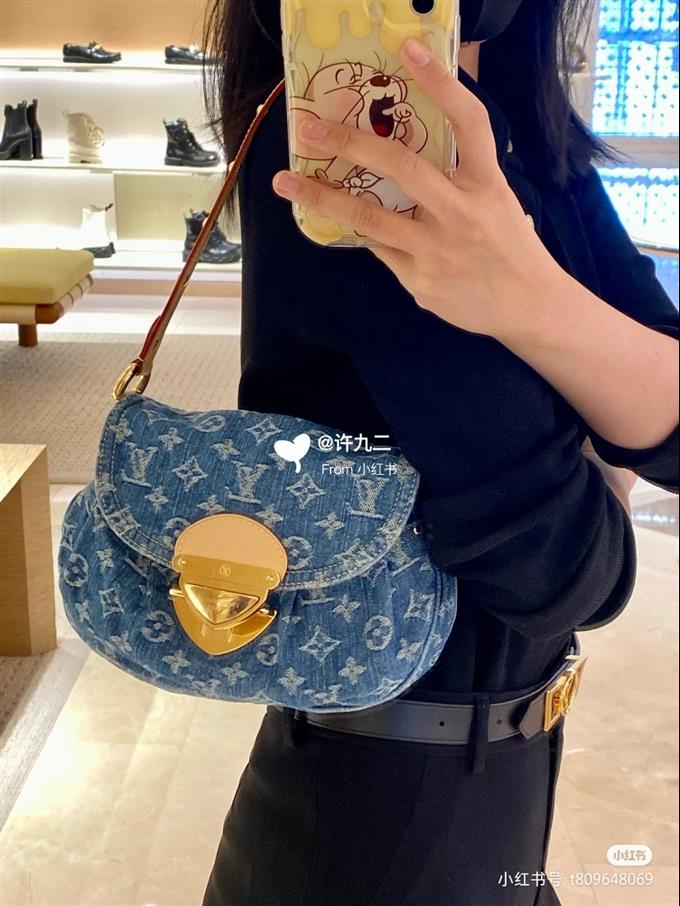 2025224M46829113235857