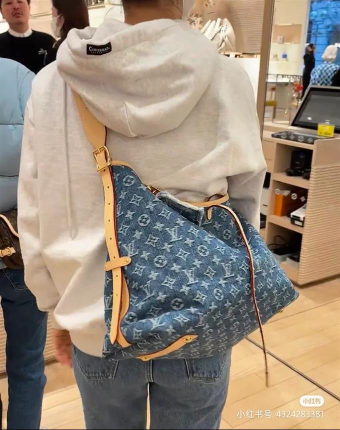 2025224M46855113239884