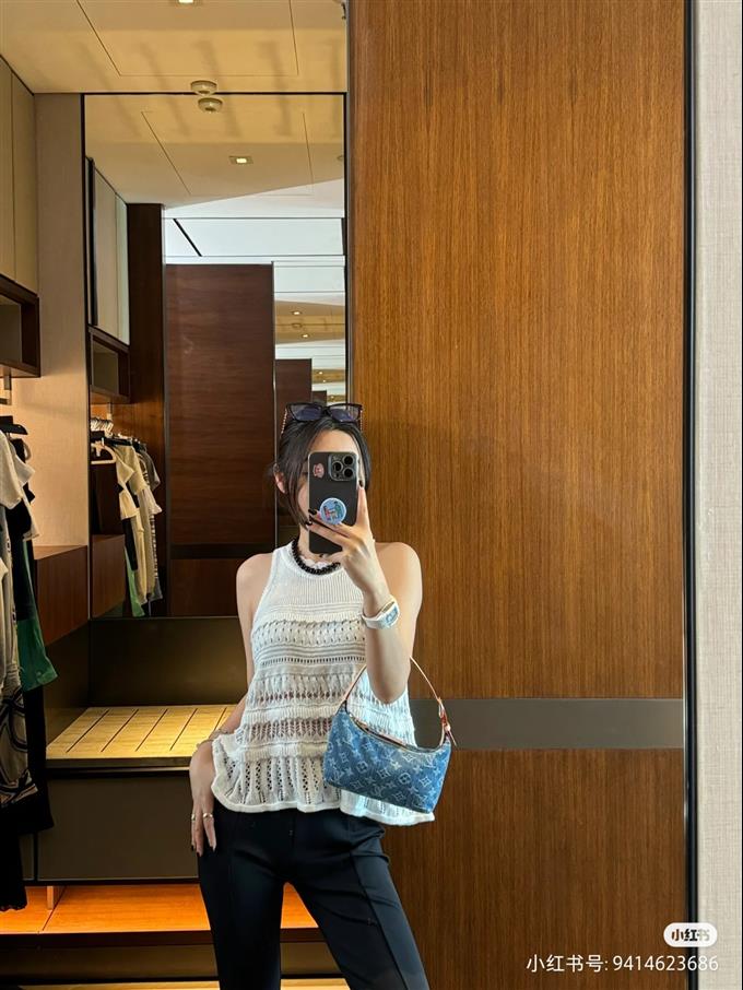 2025224M82949113234582