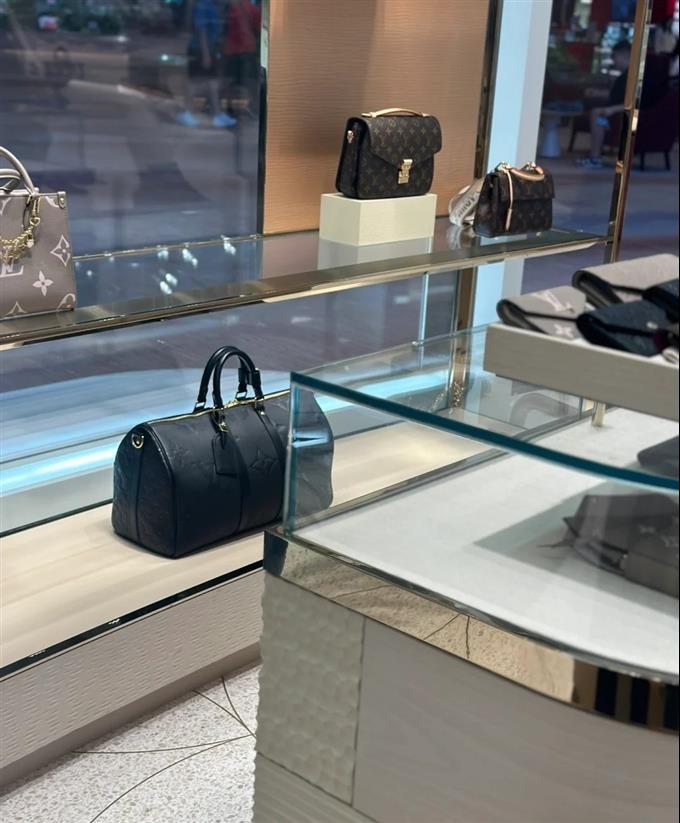 2025224M45532102255698