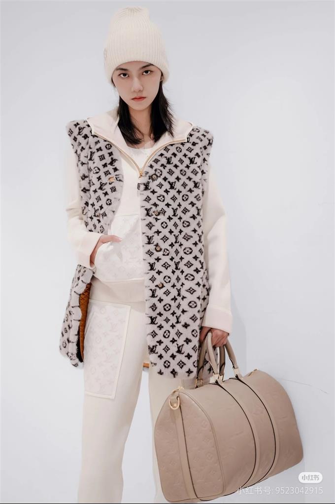 2025224M46114102255401