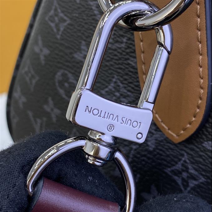 2025224M56856102251123