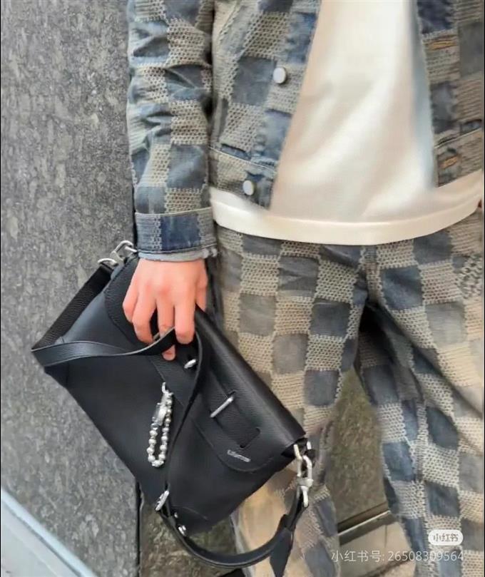 2025224M11607101747803