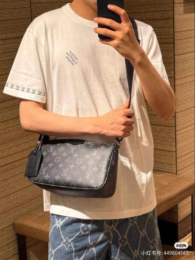 2025224M11741101734864