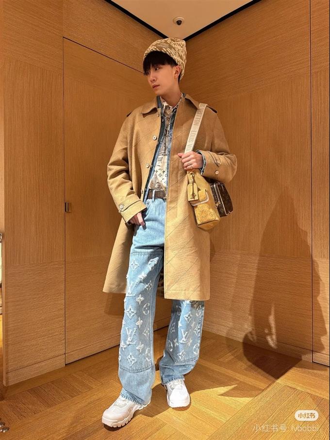 2025224M12697101744670