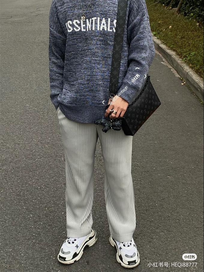 2025224M61692101749756