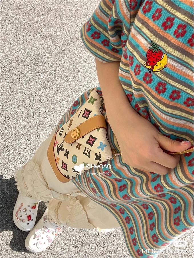 2025224M83343101744812