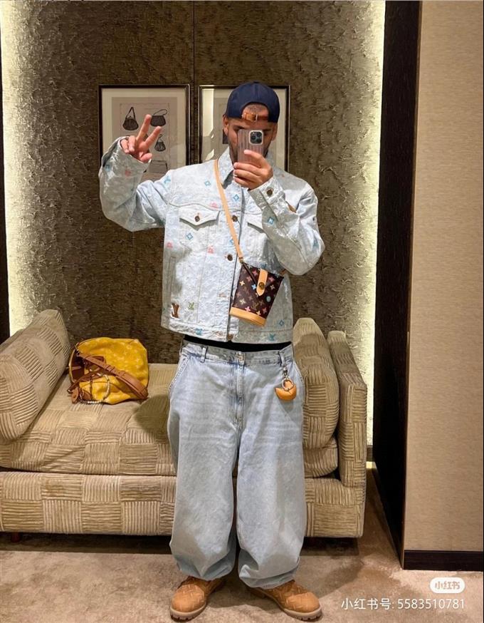 2025224M83344101738818