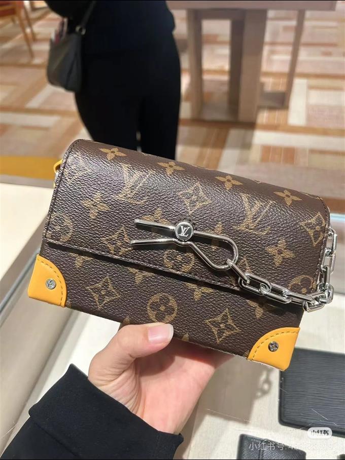 2025224M12811101535755