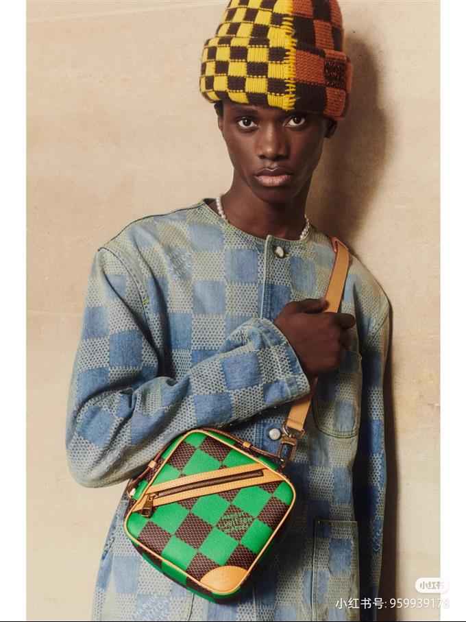 2025224N40563125333222