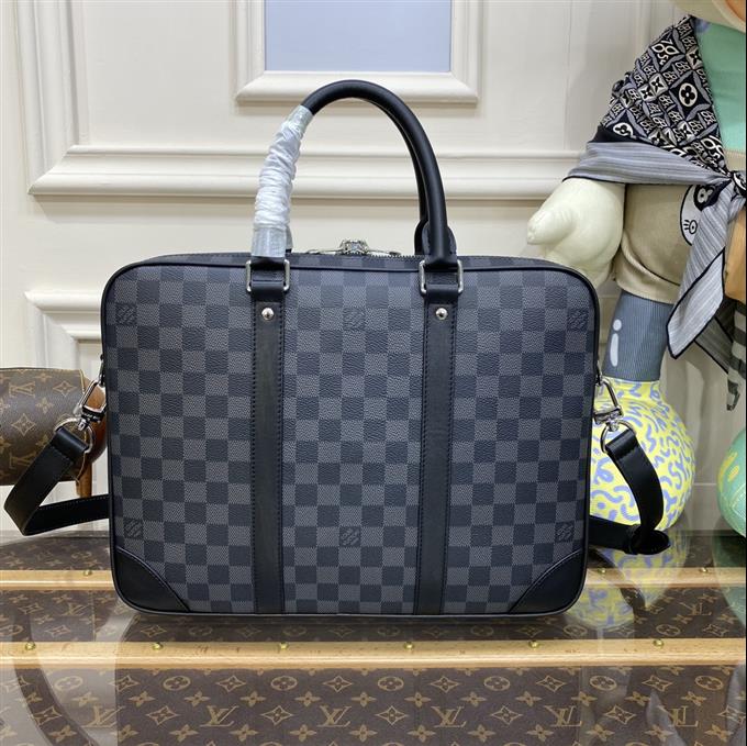 2025224M40445121437858