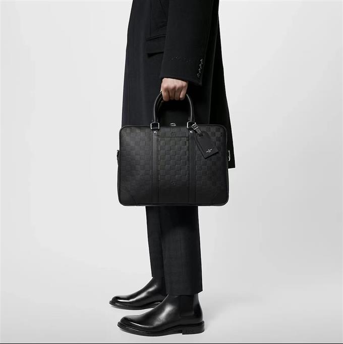 2025224N40444121438172