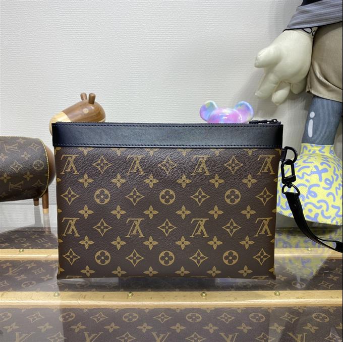 2025224M81569121759700