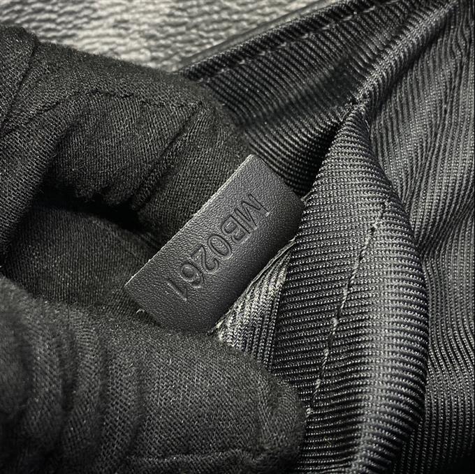 2025224M46953121525815