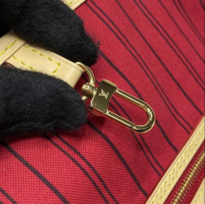 2025224M12257103828377