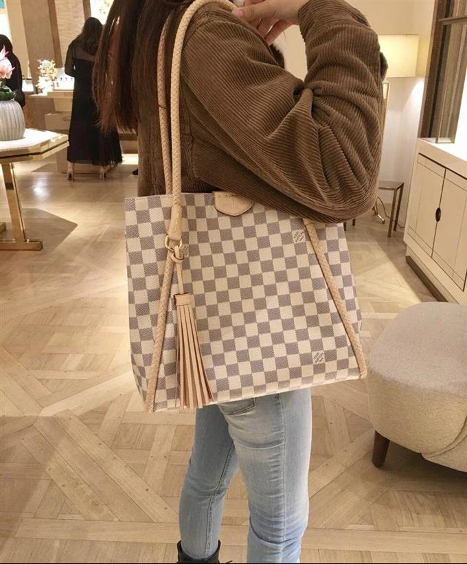 2025224N4402720530630