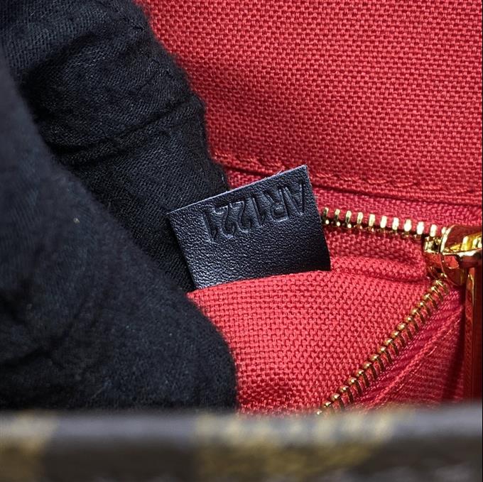 2025224M4637310055570