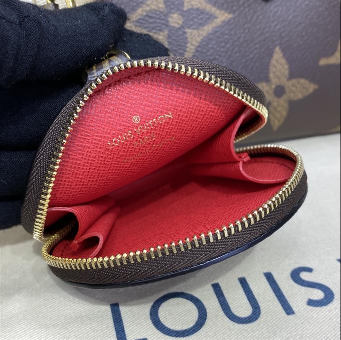 2025224M46653102551755