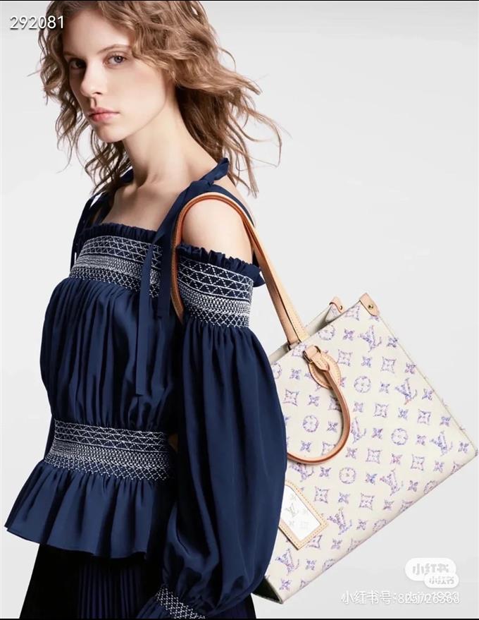 2025224M2470810261744