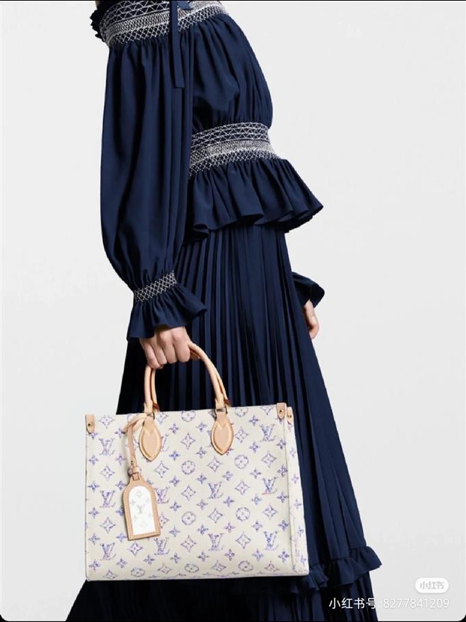 2025224M2470810261760