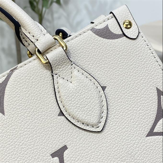 2025224M45654102558156