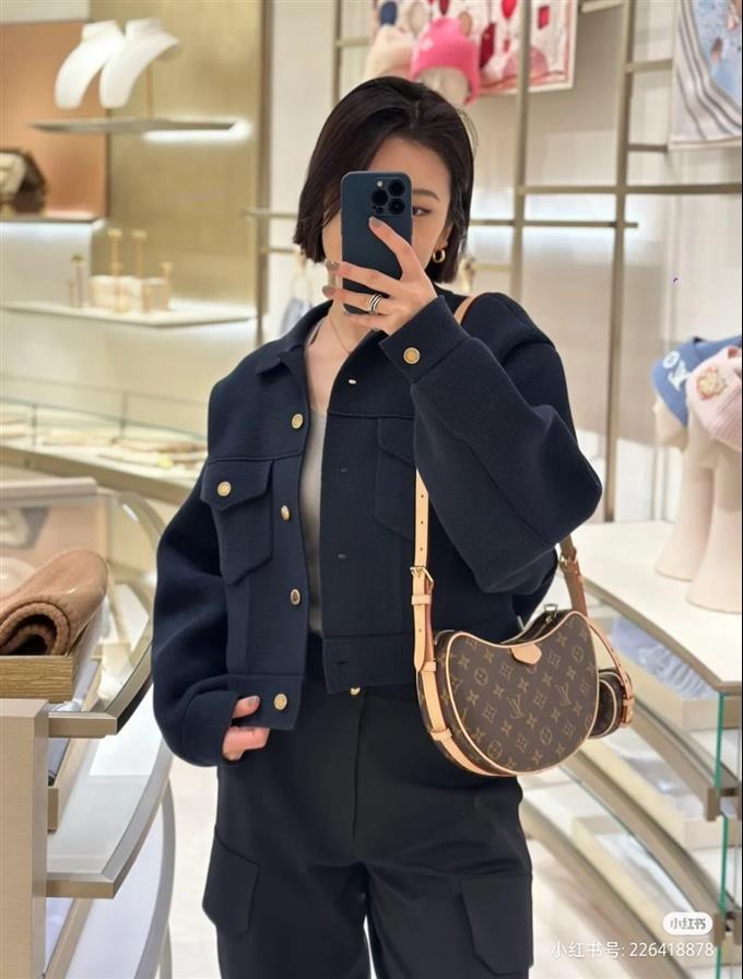 2025224M4682822379484