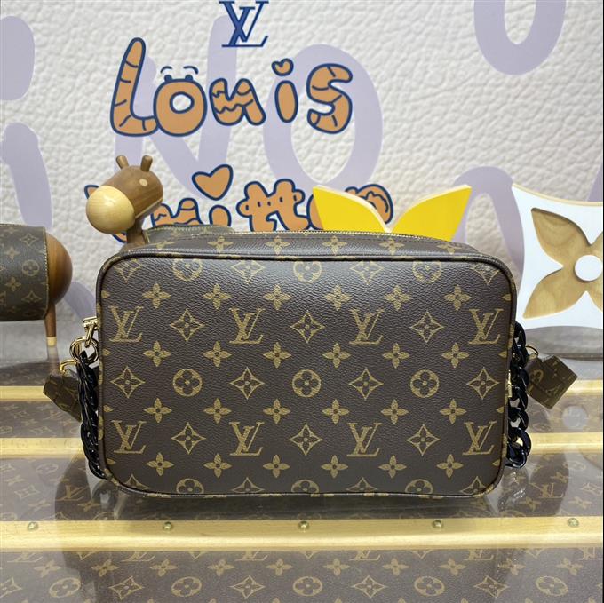 2025224M47522215745698