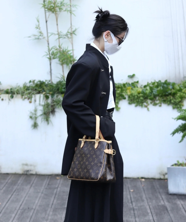 2025224M5115620303700