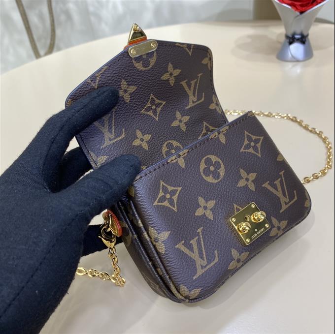 2025224M81267223657359