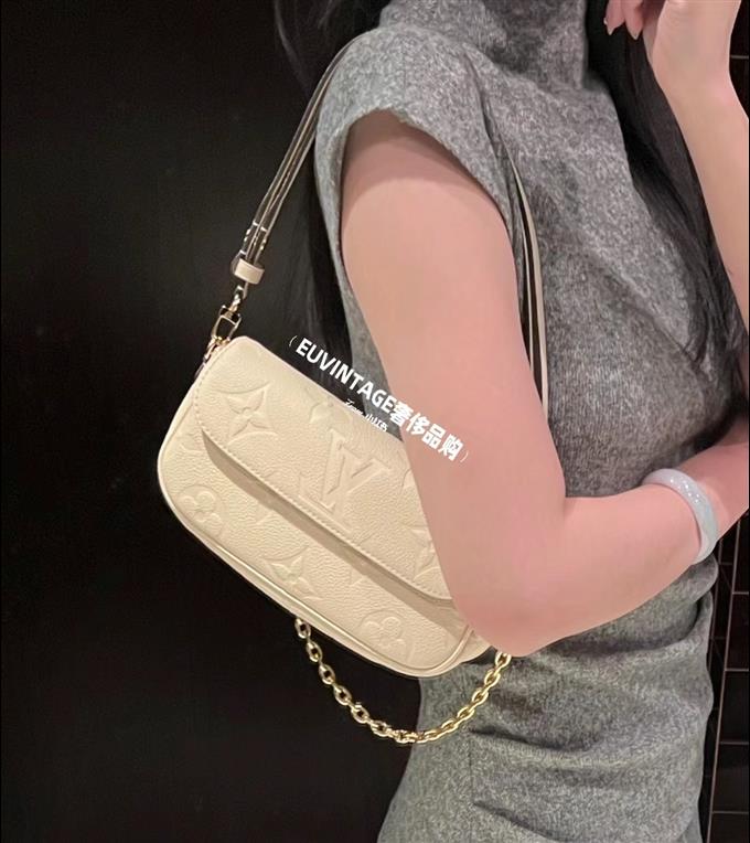 2025224M82210222358502