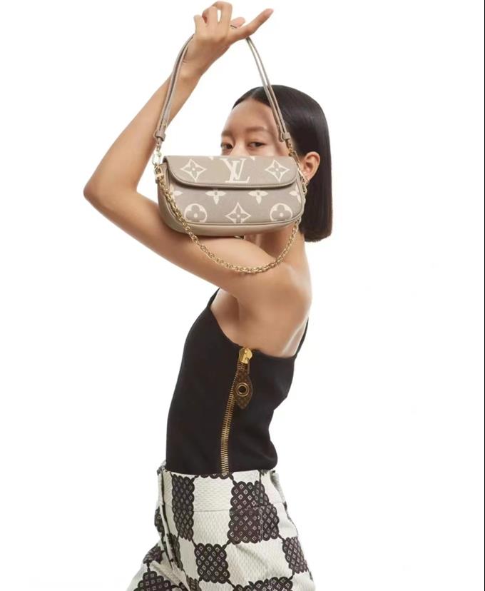 2025224M82211222425927