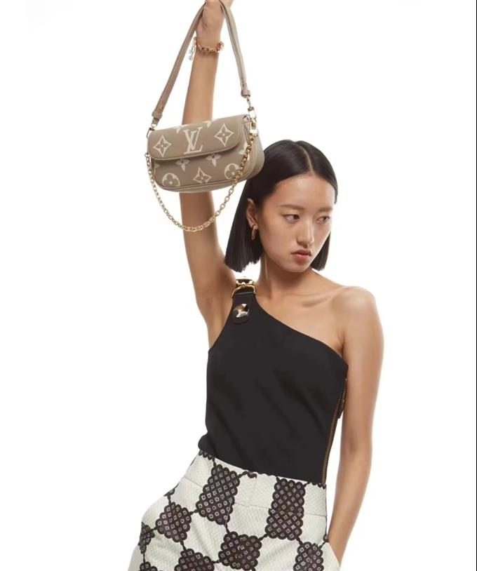 2025224M82211222425959