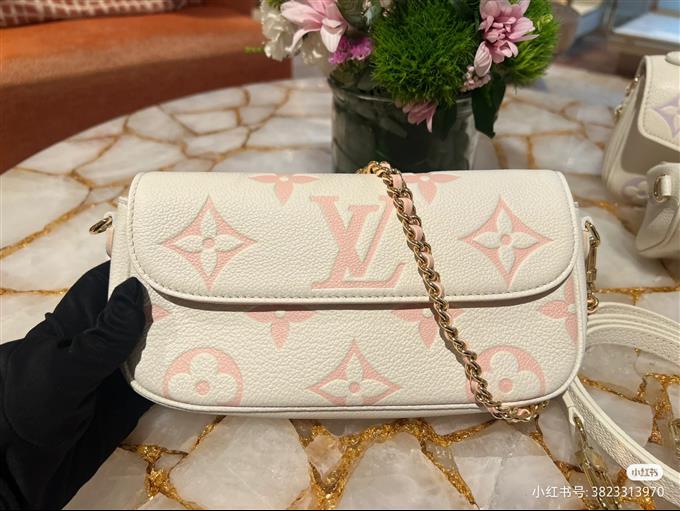 2025224M83026222438792