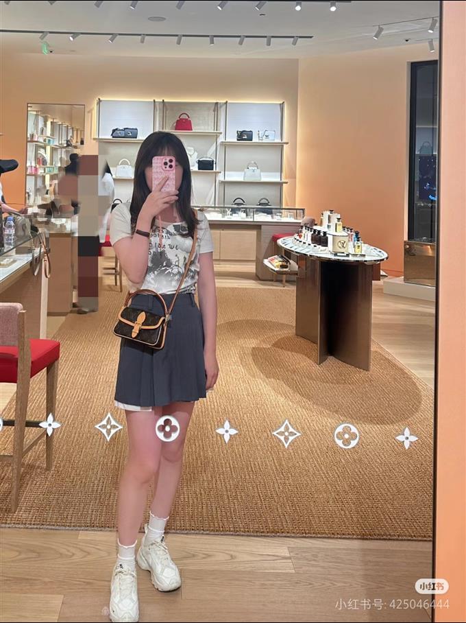 2025224M83298223711737