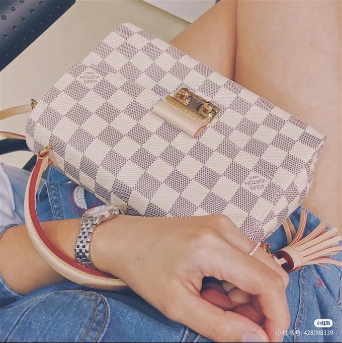 2025224N41581221516305