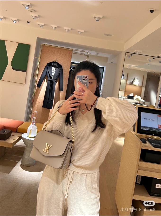 2025224M22792222424727