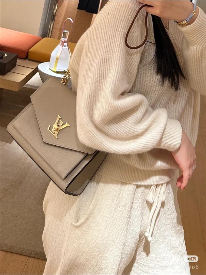 2025224M22792222424743