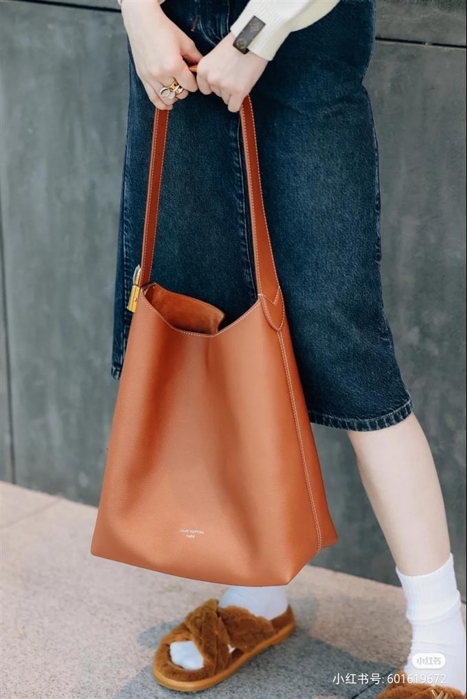 2025224M24974222431955