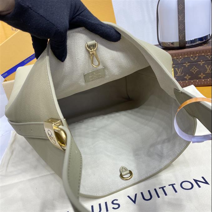 2025224M2498822242571