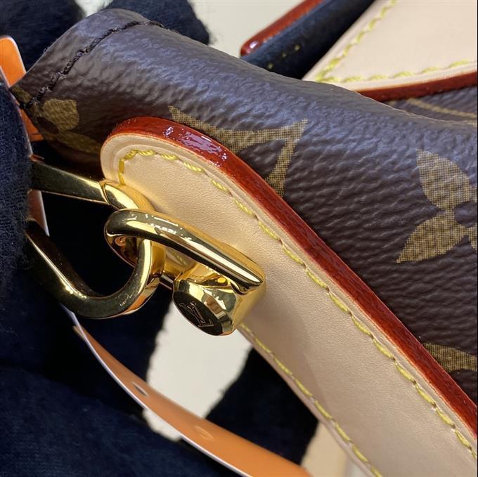 2025224M43587223647717