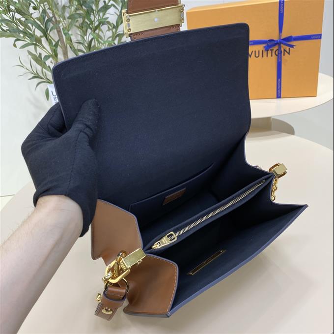 2025224M45958223651522