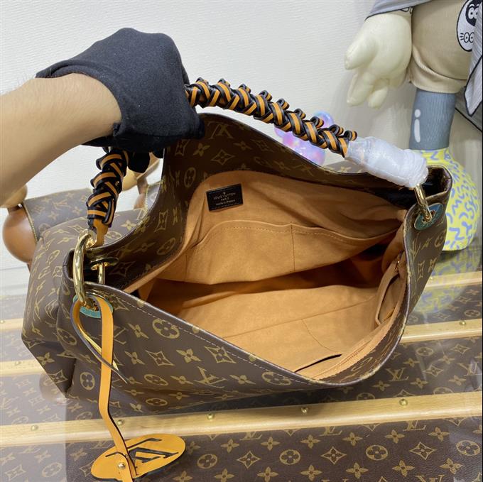 2025224M439941541135