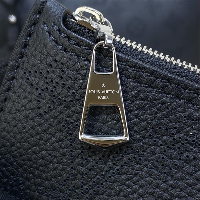 2025224M21851224115885