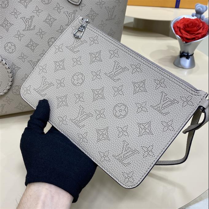 2025224M21851224115980