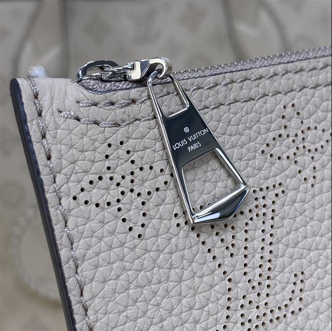 2025224M21851224115995