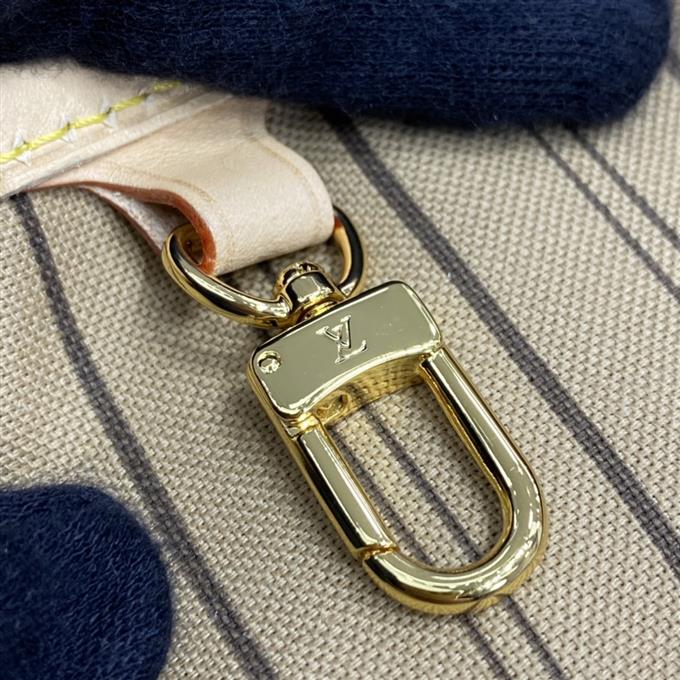 2025224M501561541957